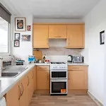 Livestay-Three Bed London Apartment With Balcony