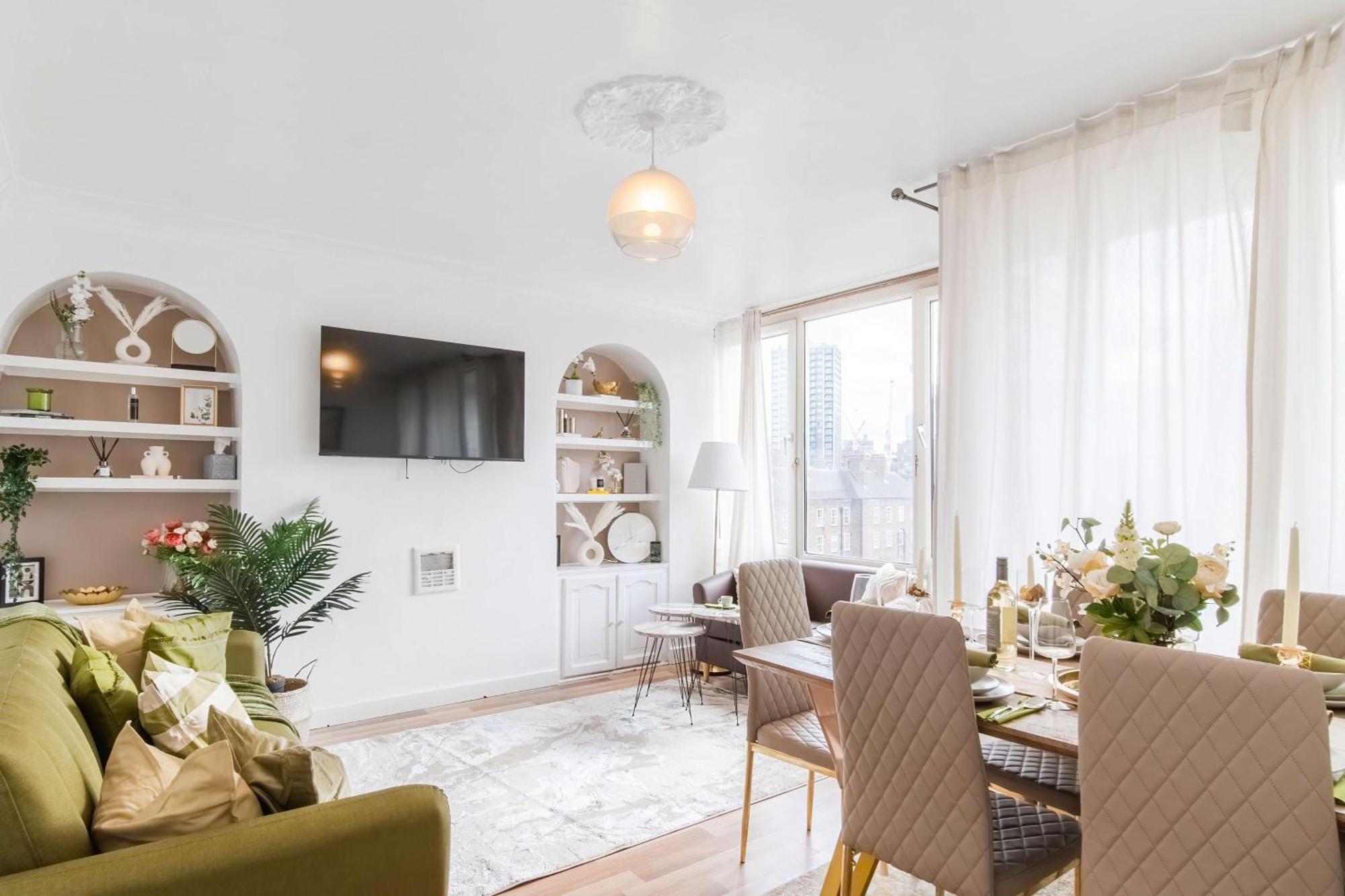 Livestay-three Bed With Balcony * Londra