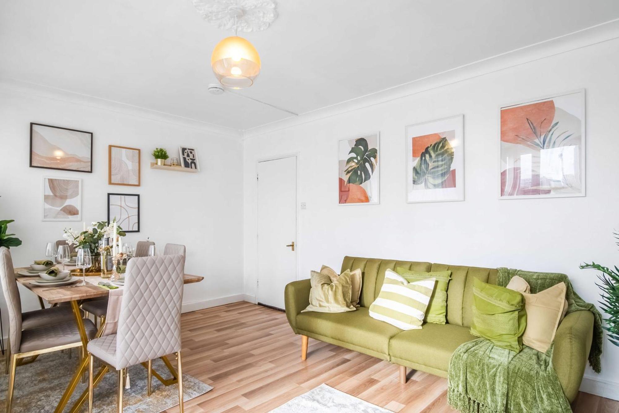 Livestay-three Bed With Balcony Apartament *