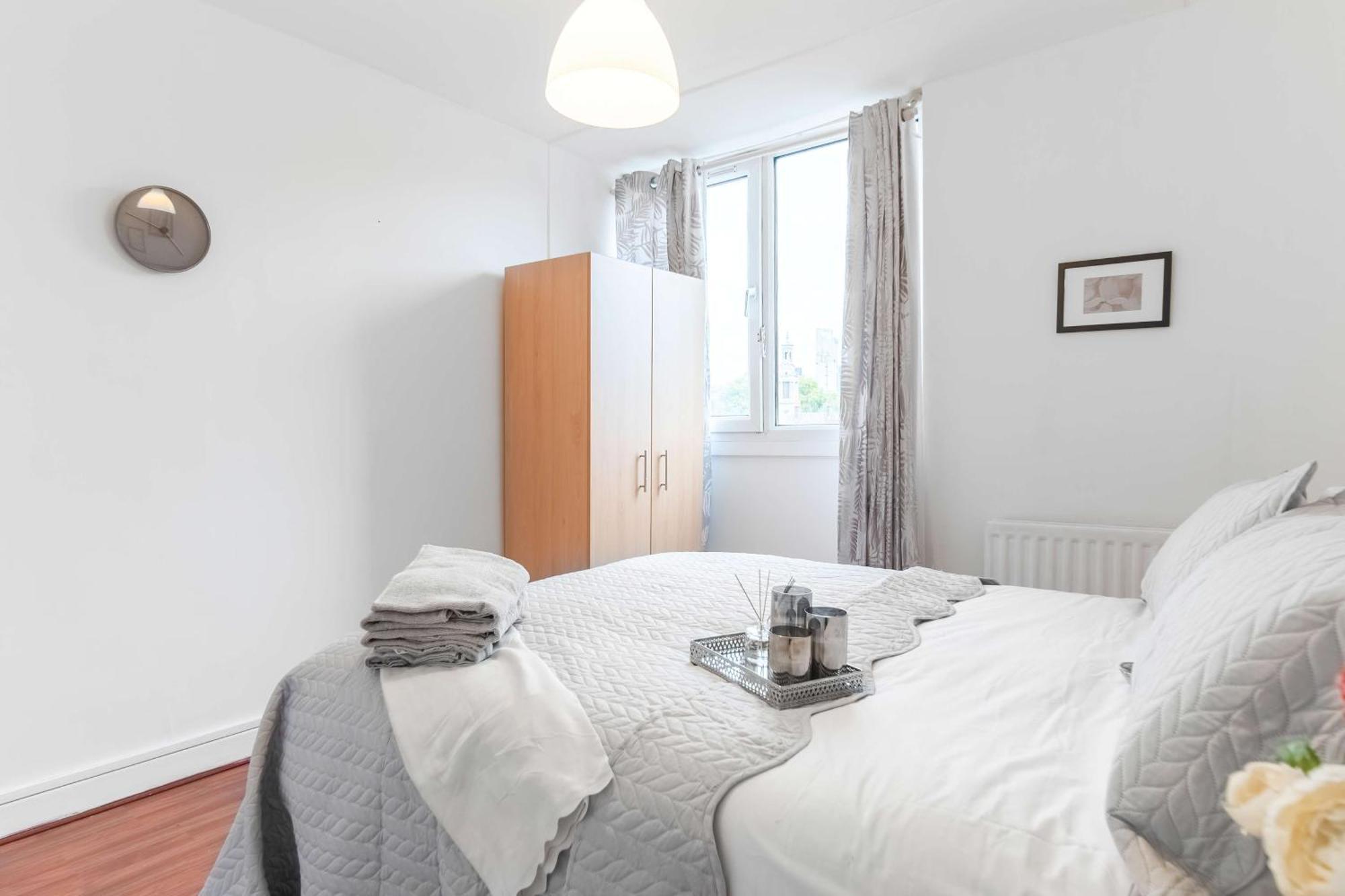 Apartament Livestay-three Bed With Balcony