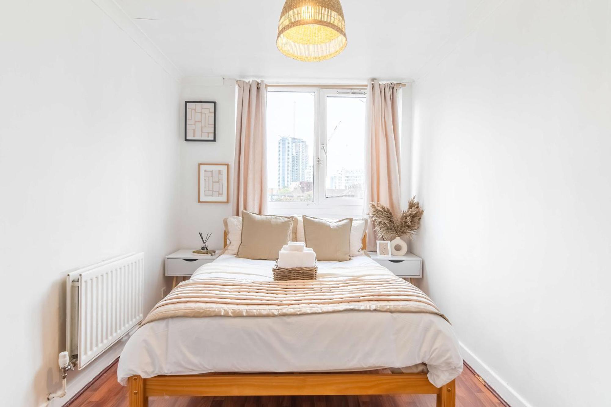 Livestay-three Bed With Balcony * Londra