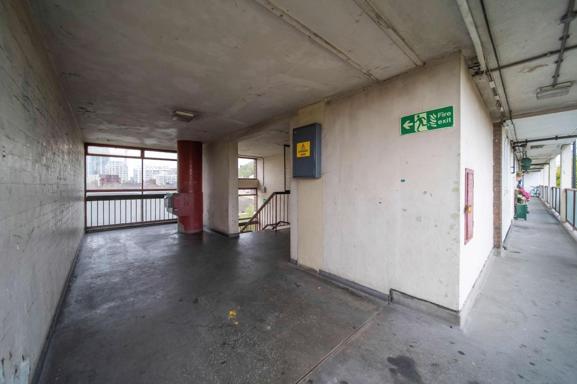 Livestay-three Bed With Balcony Apartament